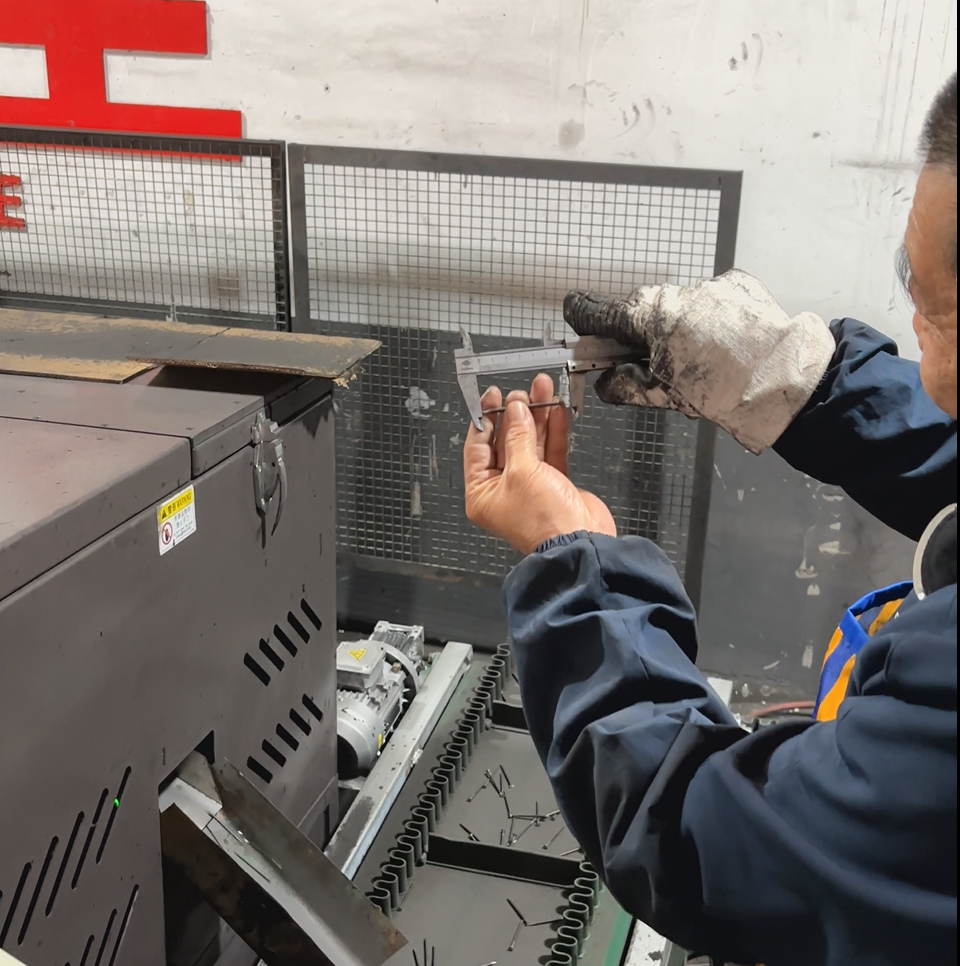 Caliper measuring pallet nail size