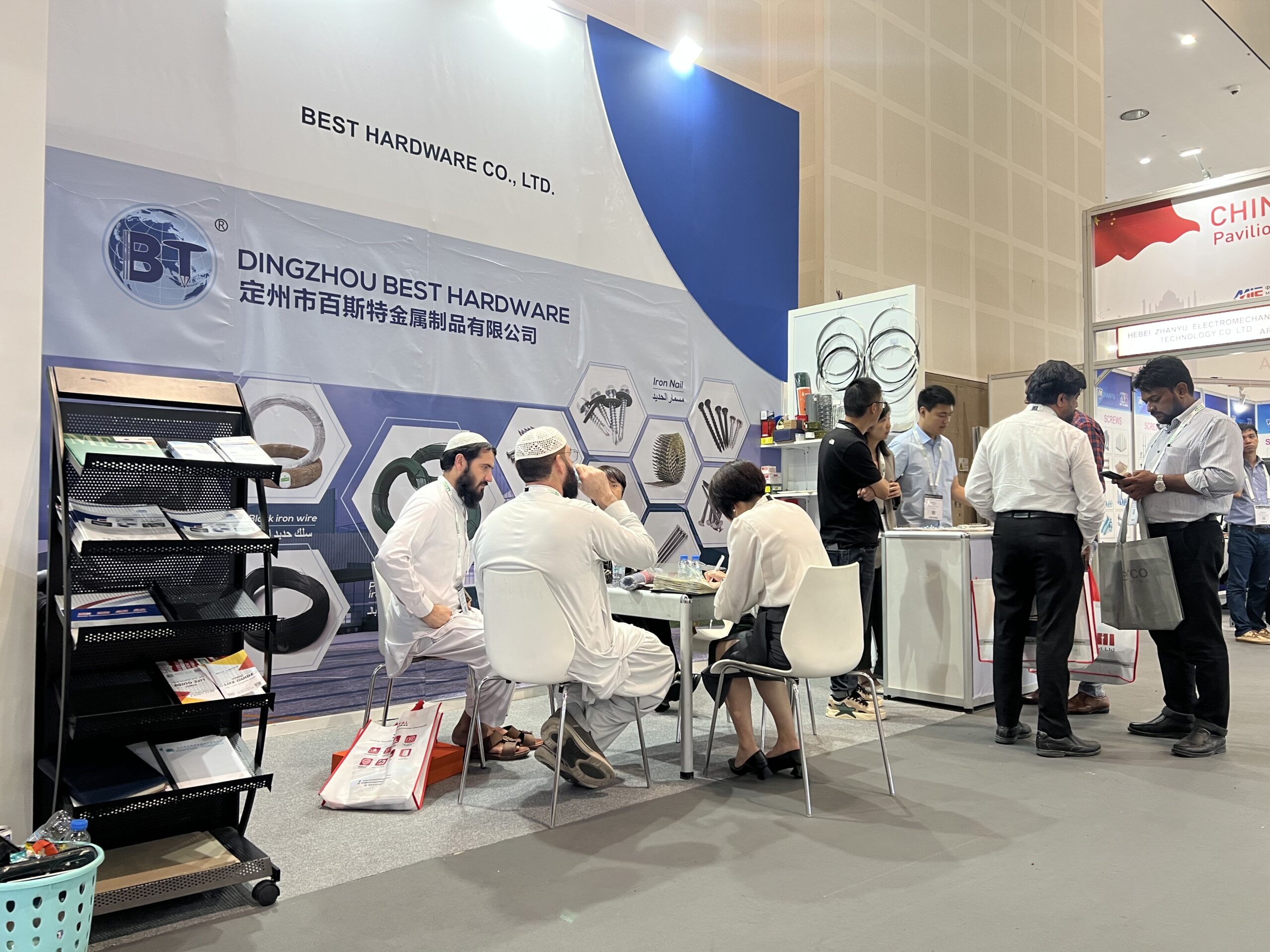 Business discussion with international buyers