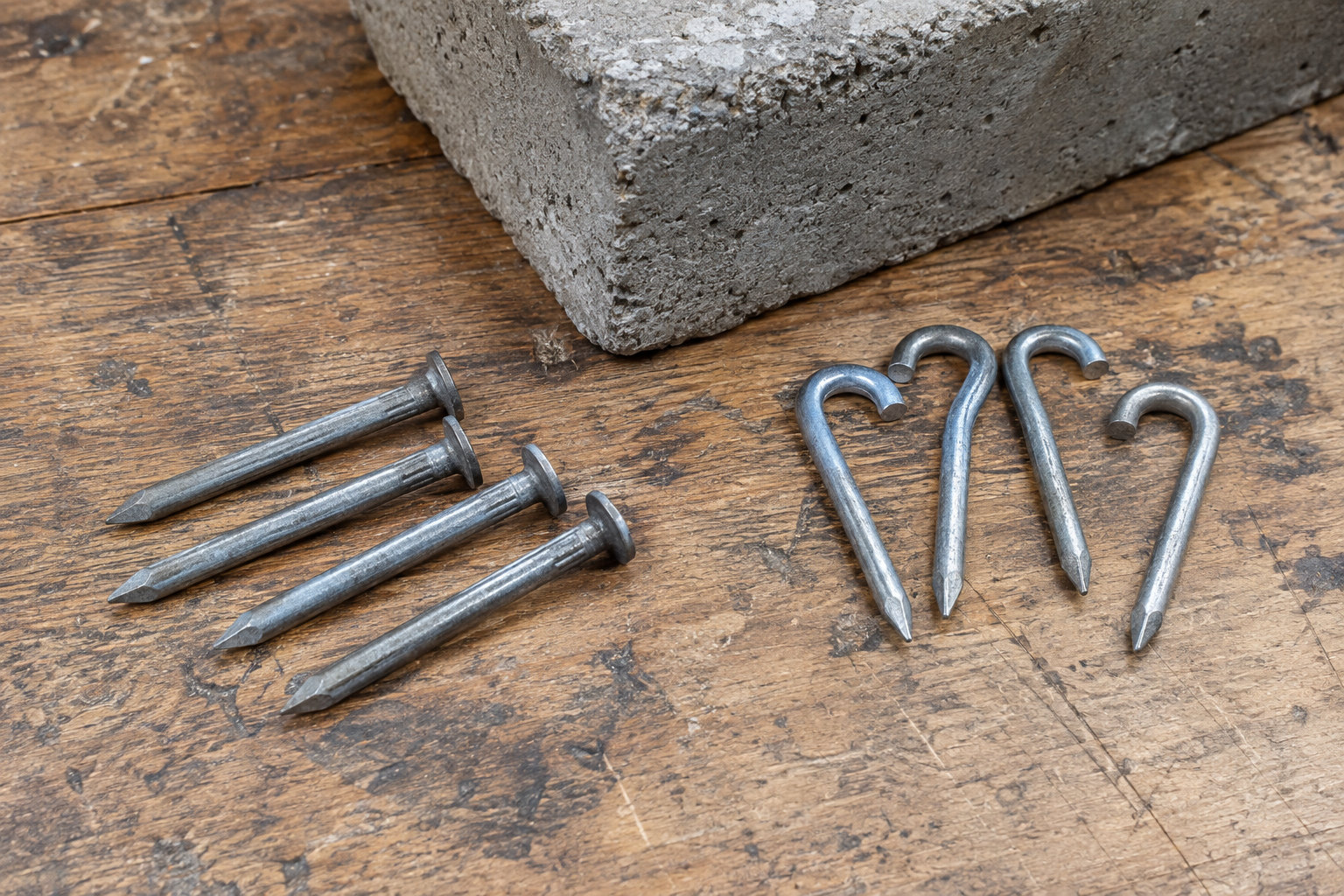 Concrete nail with hook structure comparison concrete nail with hook compared with ordinary concrete nail