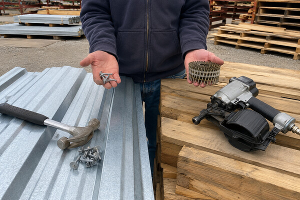 Roofing Nails vs Coil Nails for roofing materials and wood projects